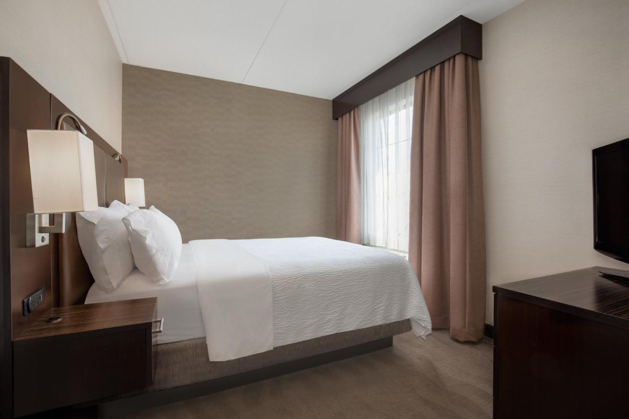 Holiday Inn Express Hotel & Suites Barrie By Ihg Eksteriør billede