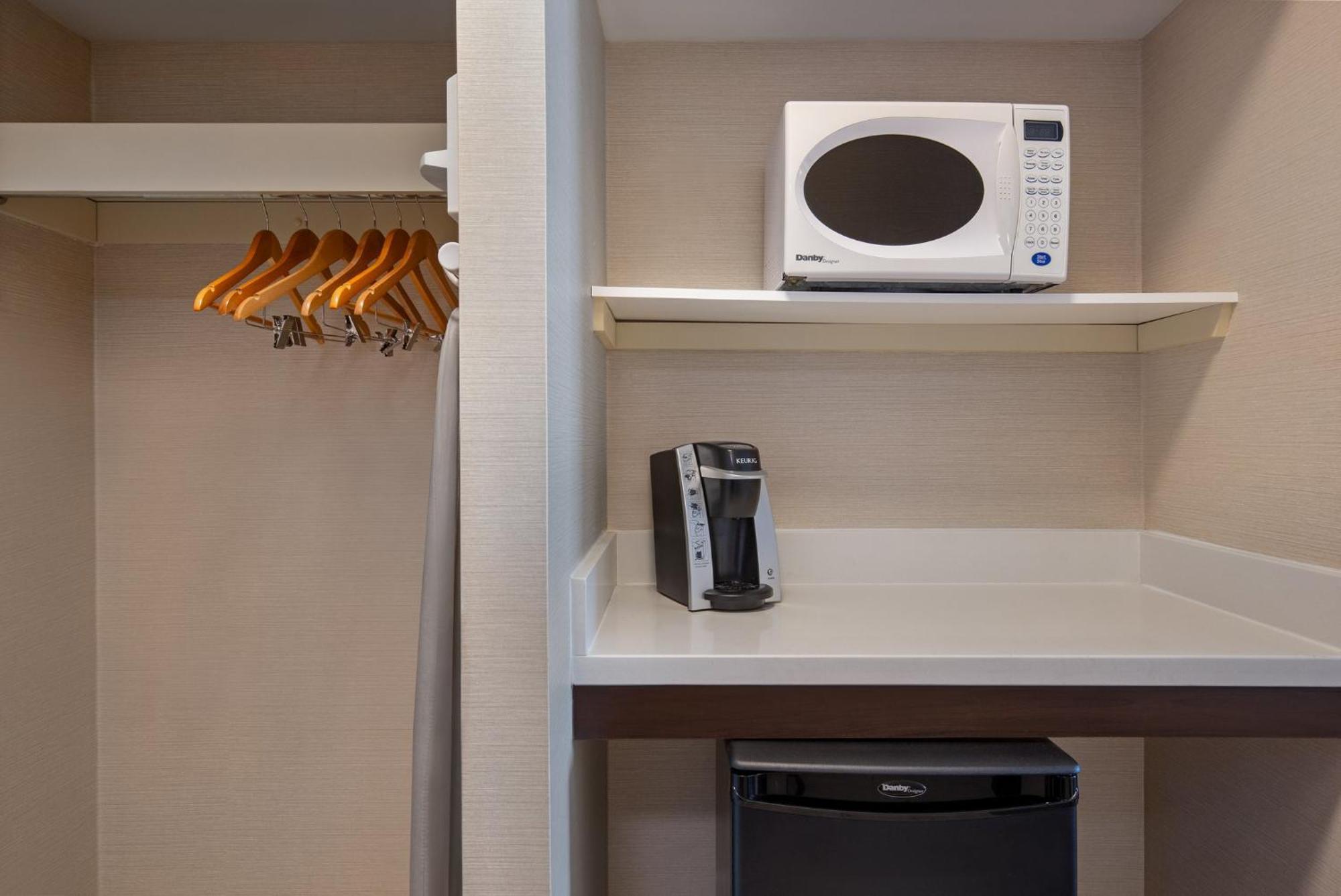 Holiday Inn Express Hotel & Suites Barrie By Ihg Eksteriør billede