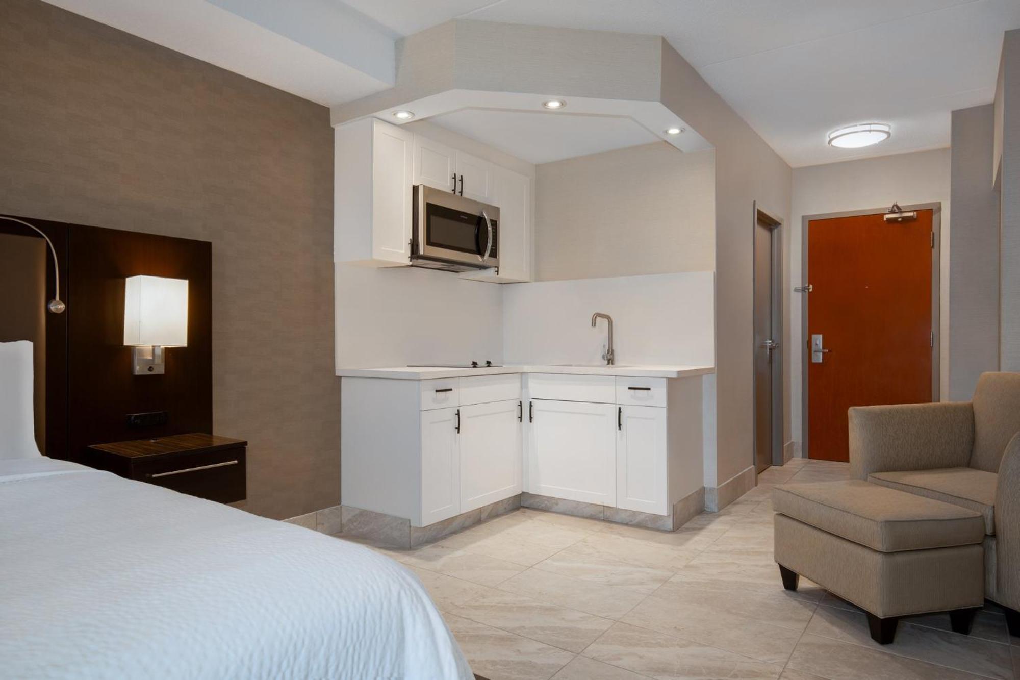 Holiday Inn Express Hotel & Suites Barrie By Ihg Eksteriør billede